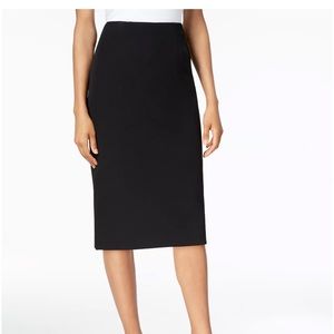 Kasper crepe midi skirt black